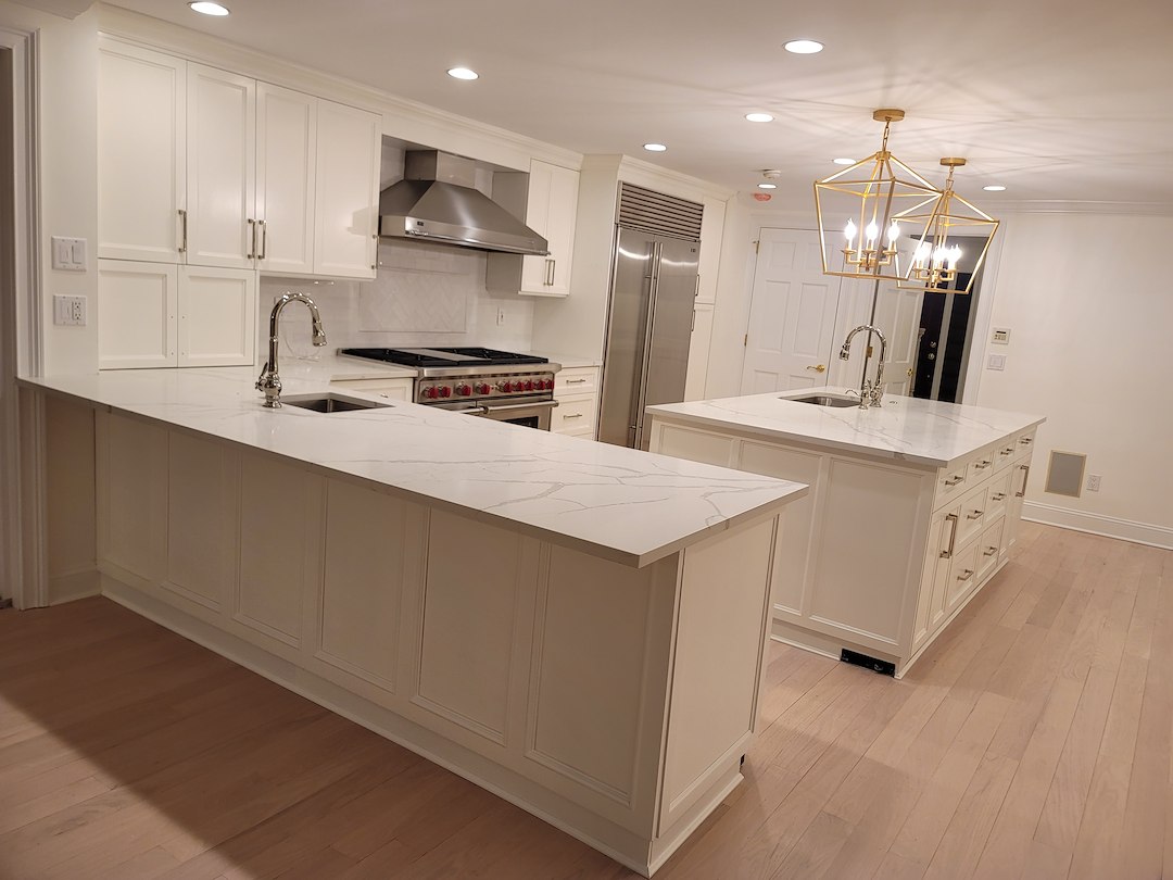 Custom-made kitchen cabinets and quartz count it up Thumbnail